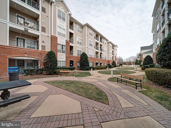 2nd image of 4850 Eisenhower Ave Unit 218