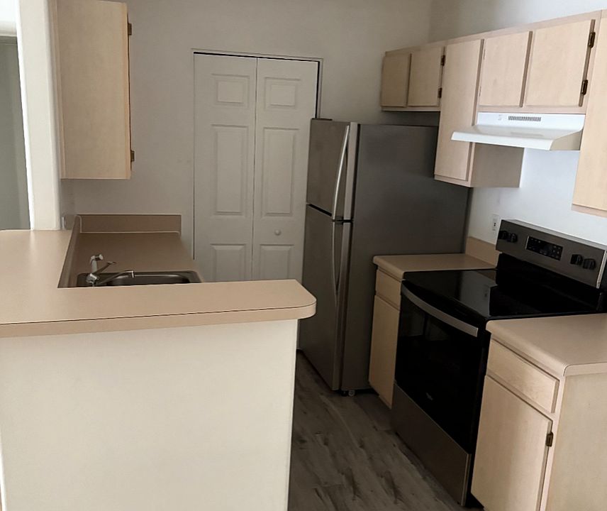 1st image of 897 Fording Island Rd APT 512