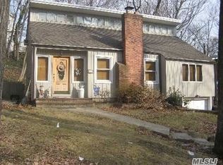 116 Harding Ct, Centerport, NY 11721