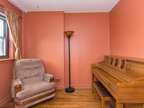 4th image of 4053 Baychester Ave