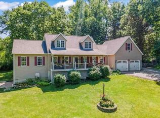 4089 Crest View Rd NE, Solon, IA 52333