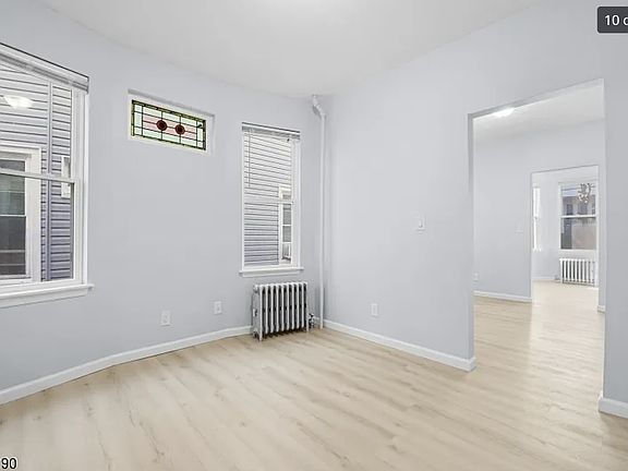 5th image of 38 Franklin Ave APT 1R