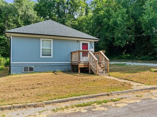 1318 Clinton St, Lexington, MO 64067