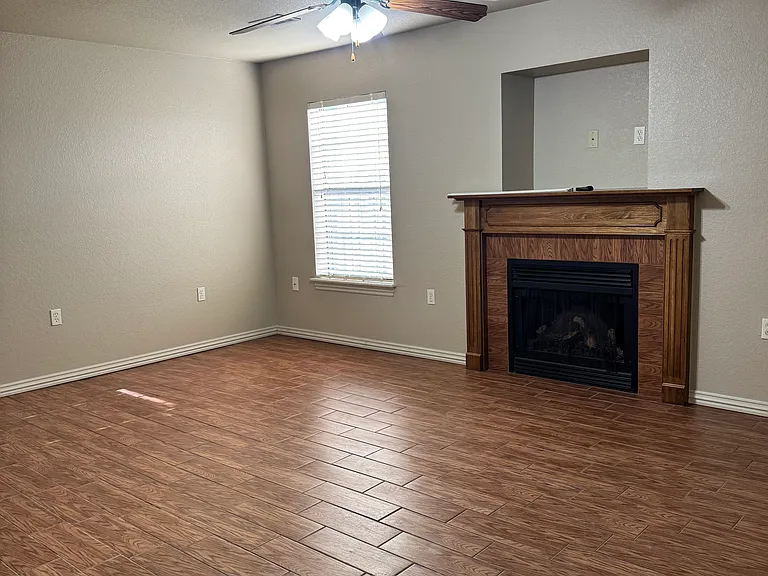 3465 W Chevaux Dr — Photo 2