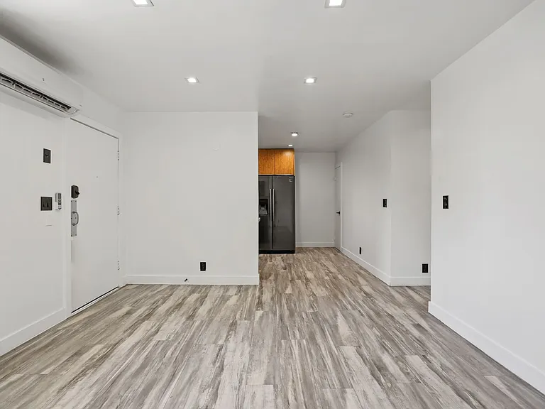 830 Bartlett St — Photo 20