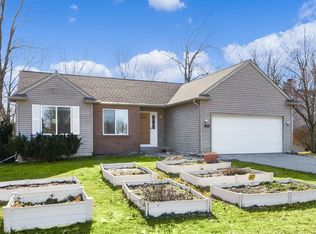 1660 Creston Dr, Dorr, MI 49323