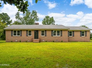 702 Hugo Rd, Kinston, NC 28501