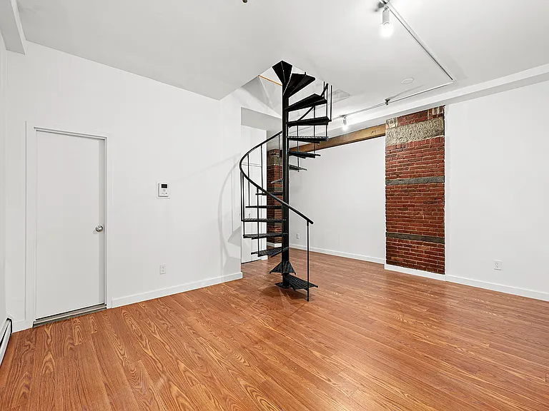 324 Pearl St #1G — Photo 8