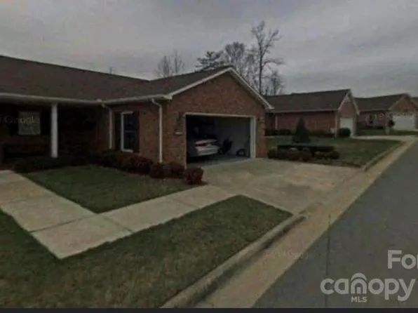 1216 Wexford Village Cir NE, Lenoir, NC 28645