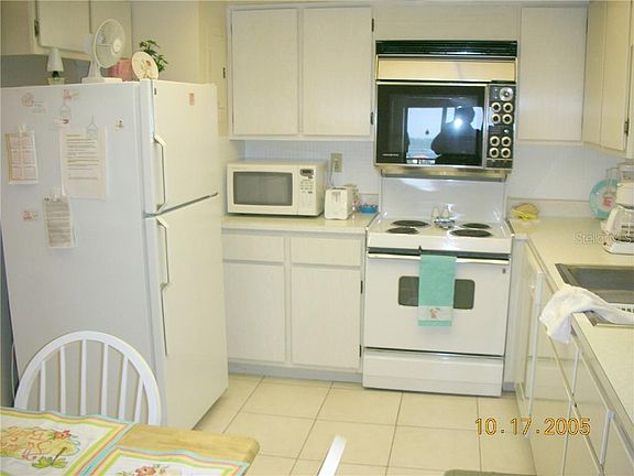 5th image of 17920 Gulf Blvd APT 1308