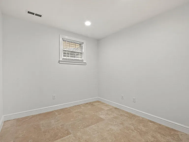 3 Finch Rd #B — Photo 9