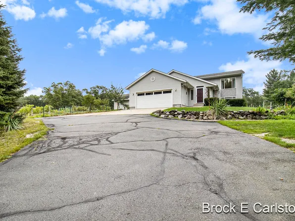 6144 Staple Rd, Twin Lake, MI 49457