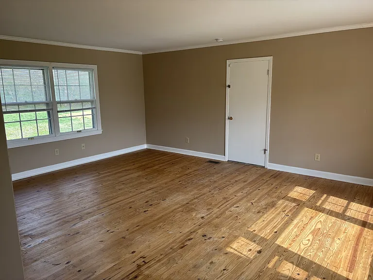 1807 Old Lascassas Rd — Photo 2