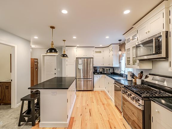 4th image of 13451 52nd St NE