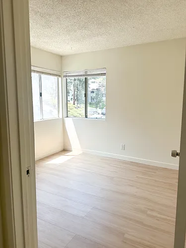 20342 Rue Crevier #613 Photo 1