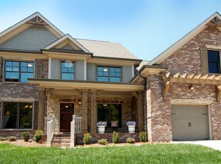 2493 Blue Mist Dr, Signal Mountain, TN 37377
