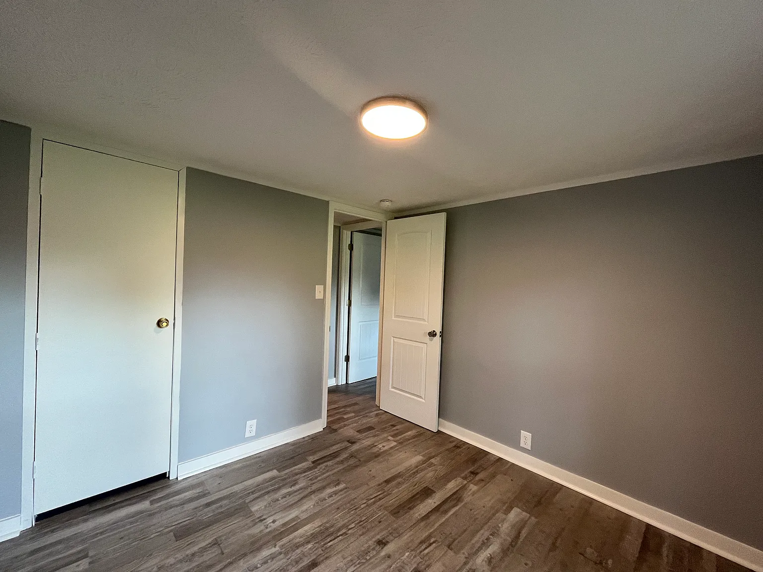 4 bed, 1760 sqft, $2,100 — Photo 3