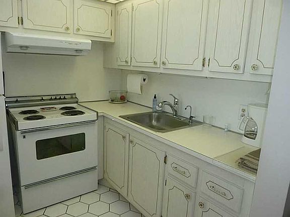 2nd image of 142 Farnham F #142