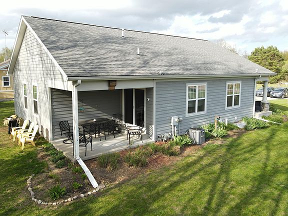 4th image of 209 Corwin Meadows Dr