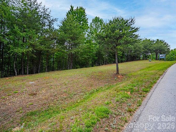 2nd image of 38 Deep Gap Farm Rd E #38