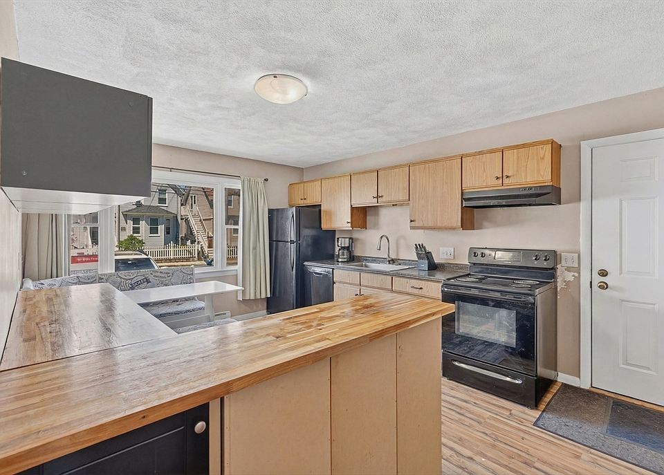1st image of 157 Maplewood Ave