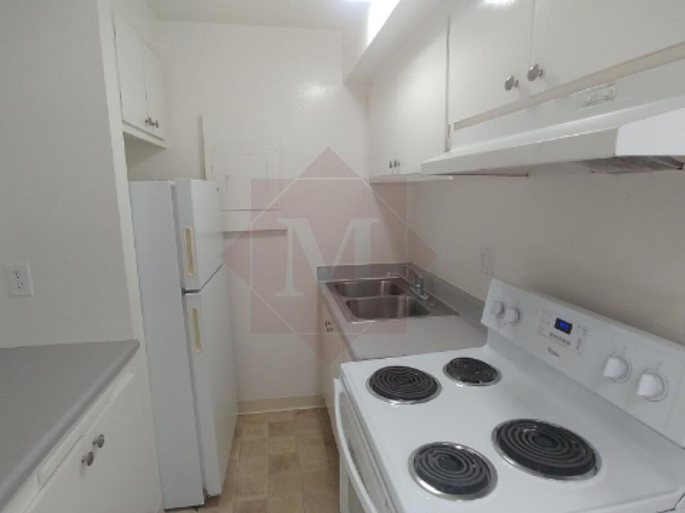 1st image of 1020 Cacique St #4