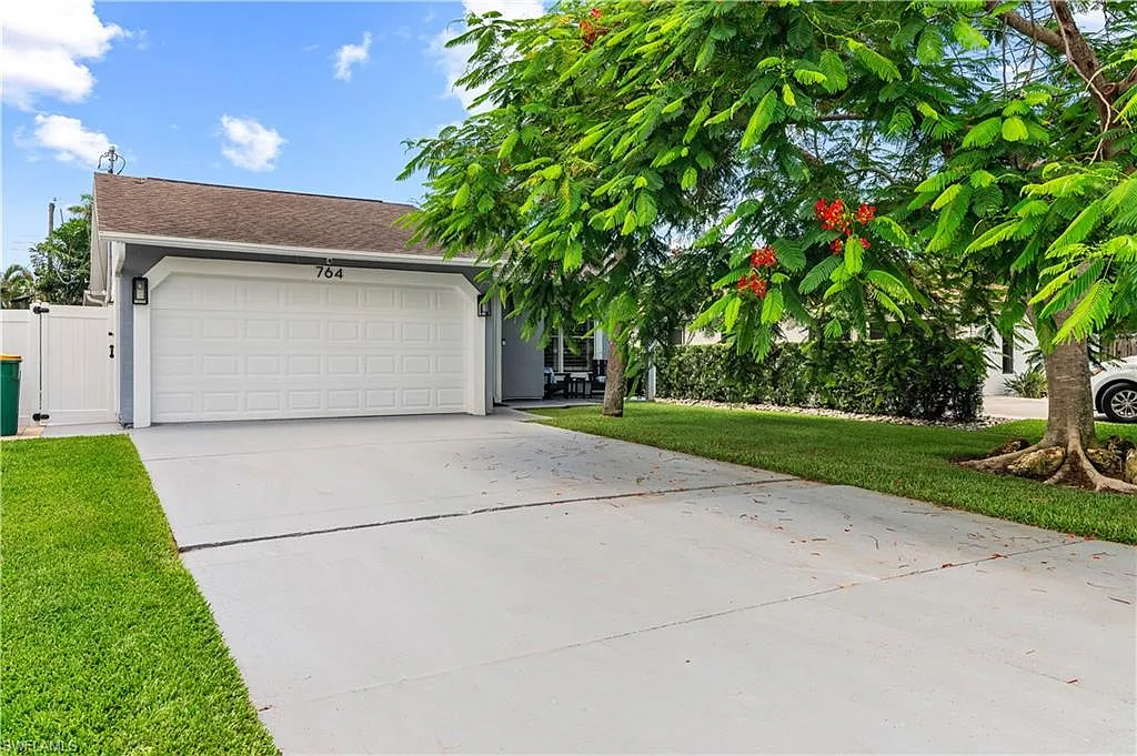 3 bed, 2.0 bath, 1128 sqft, $9,400 — Photo 3