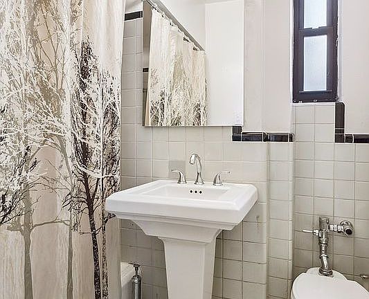 4th image of 349 E 49th St APT 6A