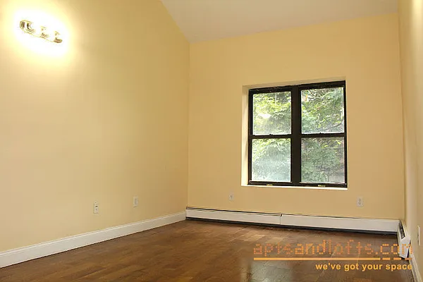 Rented by aptsandlofts.com | media 2