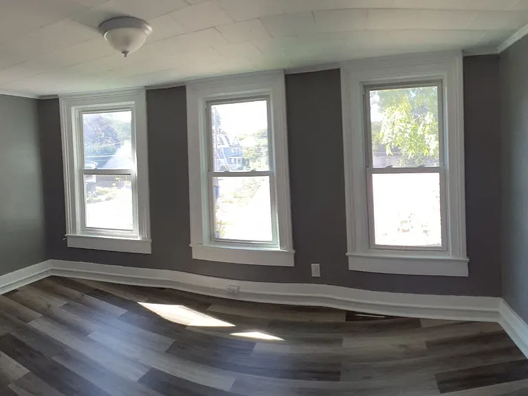 215-217 W Main St — Photo 8