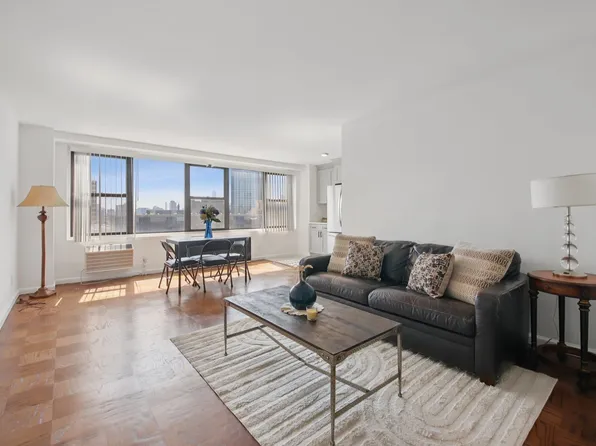 10 Huron Avenue image 8 of 37