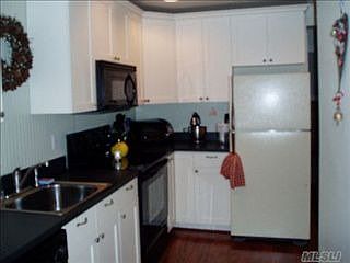 1st image of 71 Lindell Ave