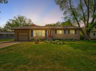 821 Westwood Dr, Faribault, MN 55021