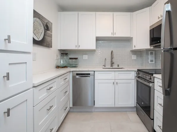 19 Winchester St APT 711, Brookline, MA 02446