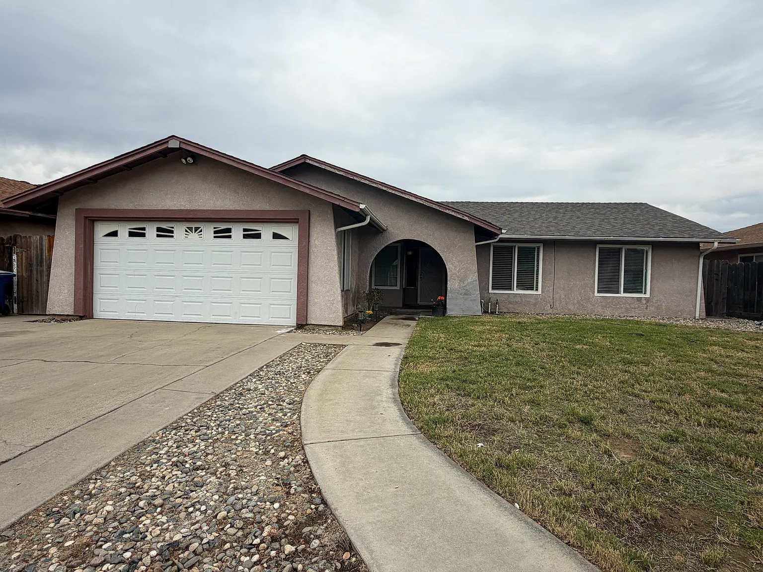 3 bed, 1198 sqft, $2,050 — Photo 1