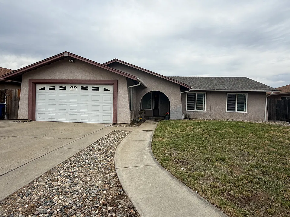 1405 Lucchesi Ln
