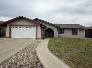1405 Lucchesi Ln, Modesto, CA 95351