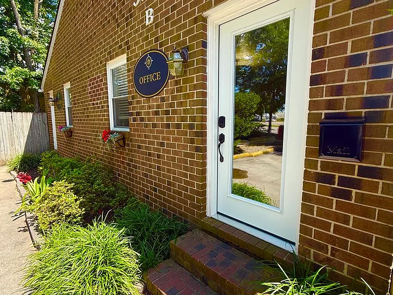 451 Frizzell Ave #B — Photo 18