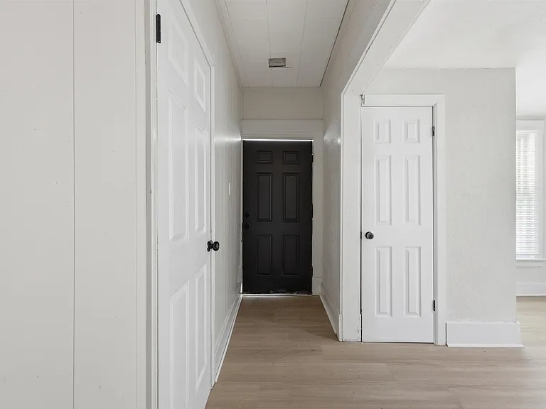 4029 Kingsbury Ave — Photo 3