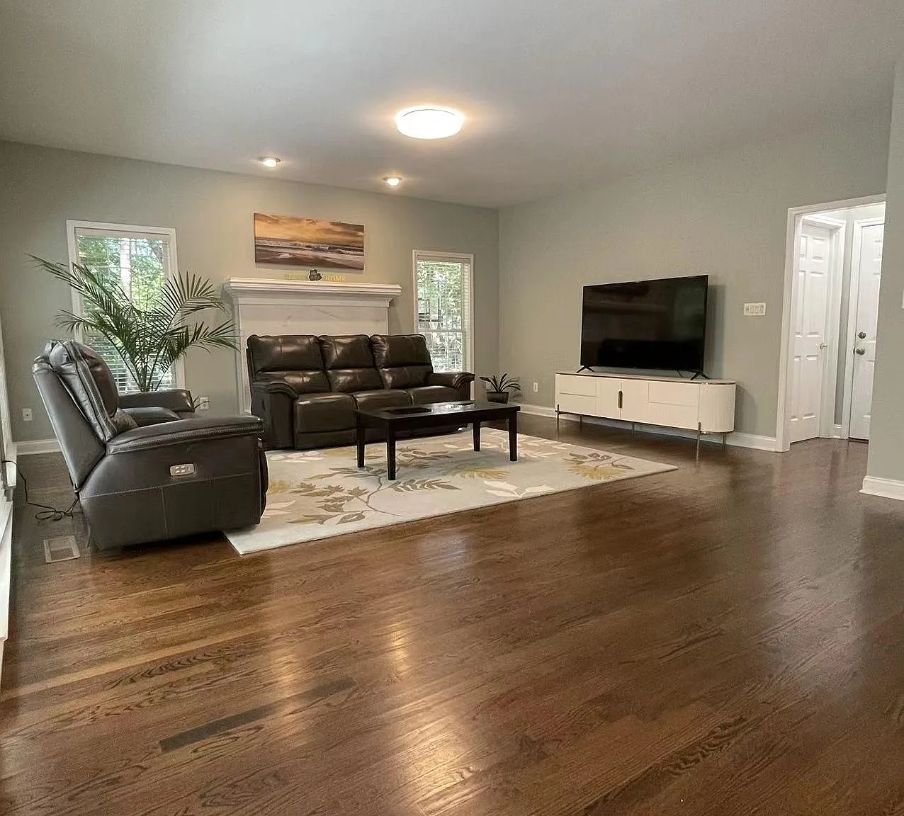 4 bed, 3541 sqft, $4,650 — Photo 3
