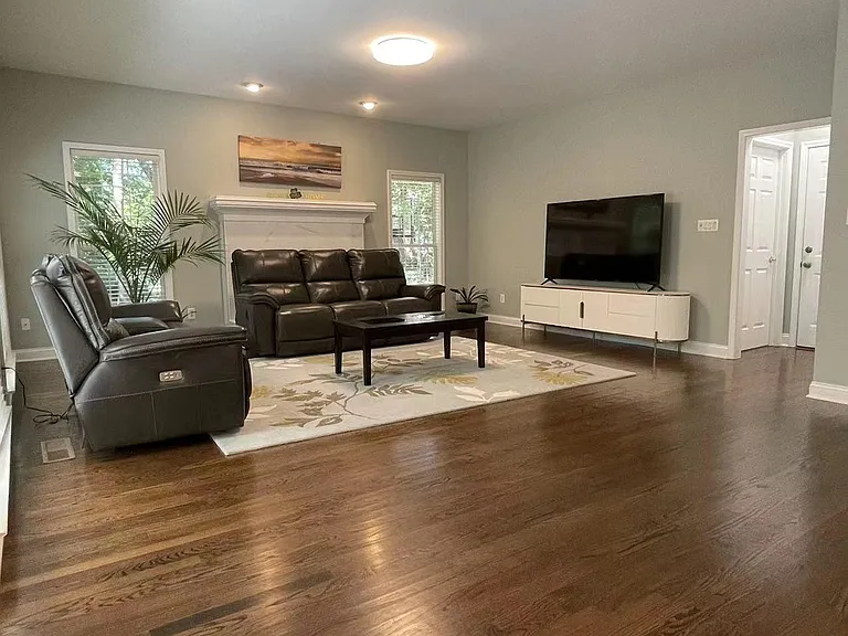 6025 Oakridge Ct — Photo 4