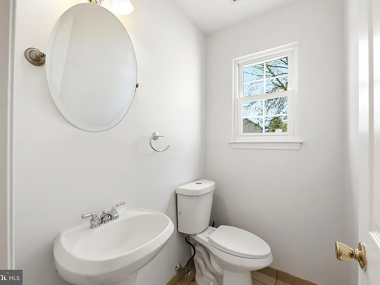 315 Catalano Ln — Photo 9