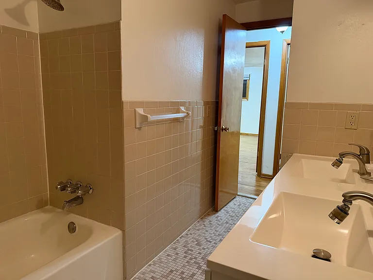 6800 Glenallen Ave — Photo 13