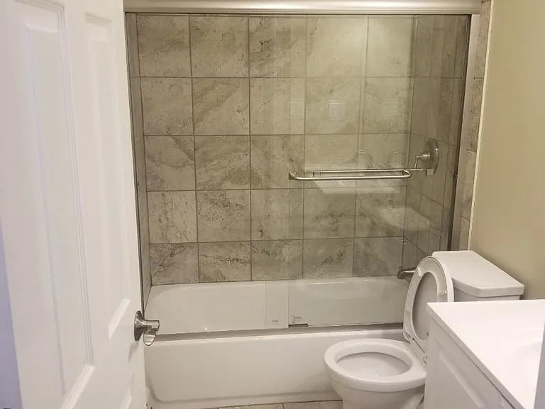10328 Mansfield Ave — Photo 4