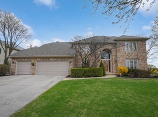2756 Fox River Ln, Naperville, IL 60565