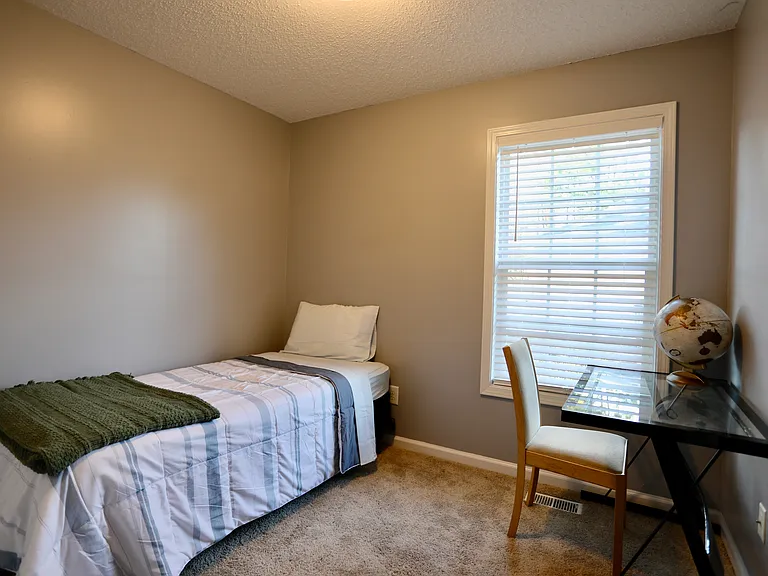 350 Woodgreen Dr — Photo 9