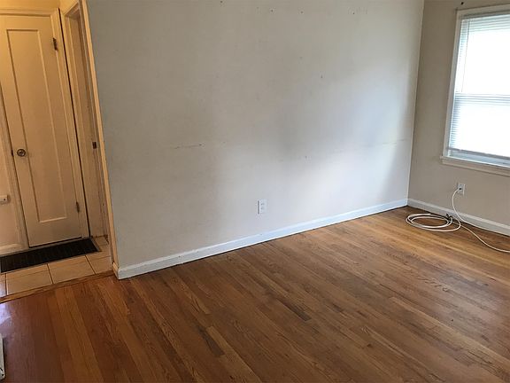 3rd image of 8029 Busiek Ave