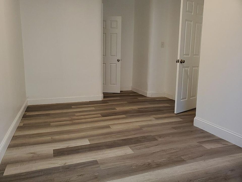 2nd image of 255 Main St APT B