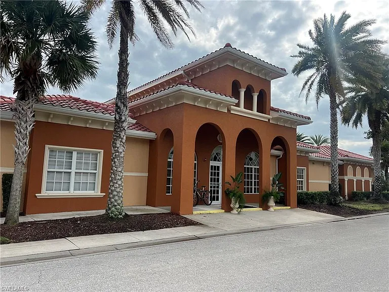 10300 Via Colomba Cir — Photo 32