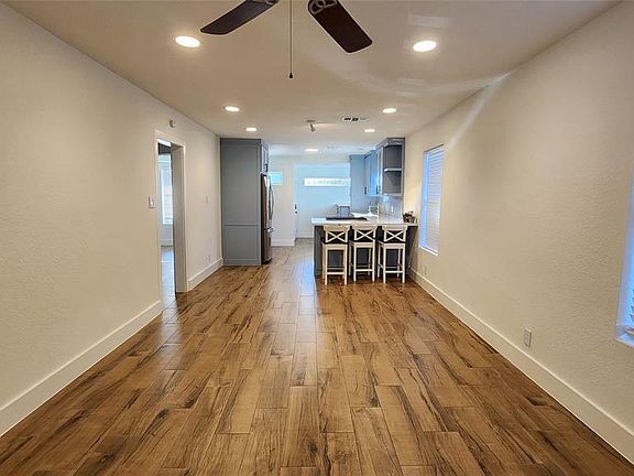 4th image of 2019 Everett St